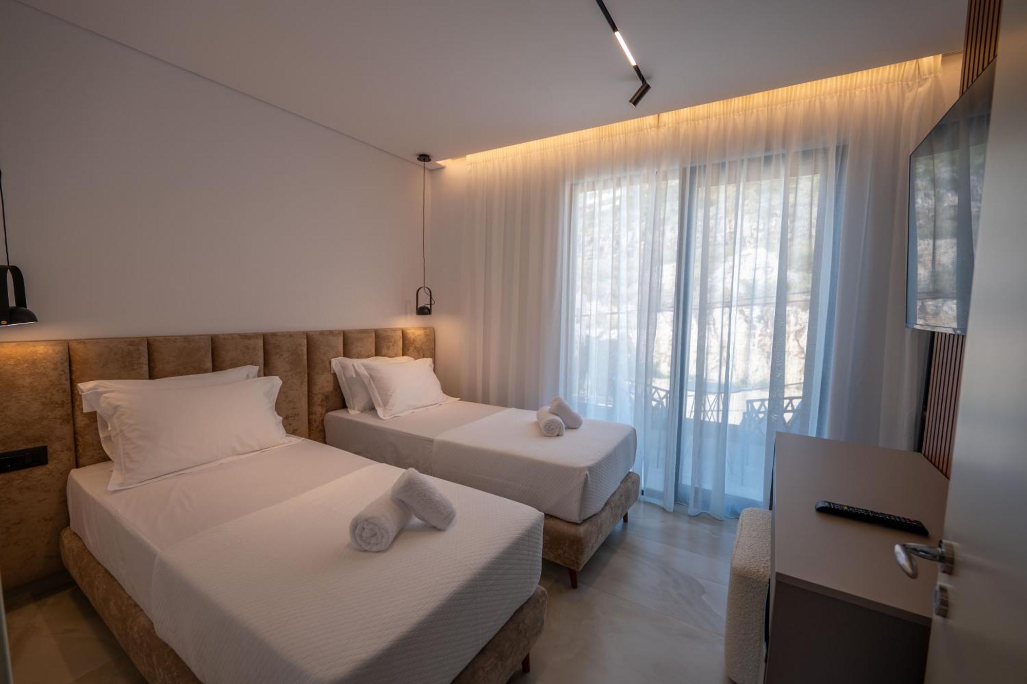 Litan Hotel Sarande Exterior photo